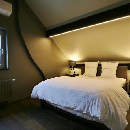 Amadis Bed & Breakfast Kesselt Exterior photo